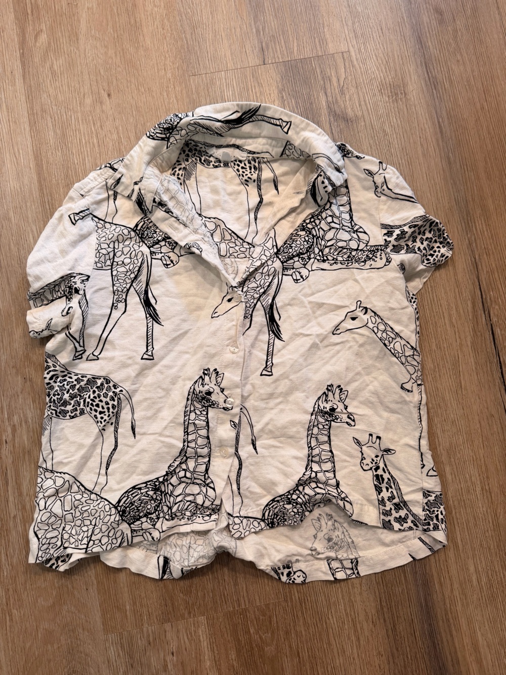 Womens Jane + Delancey White Giraffe Print Short Sleeve Shirt size S